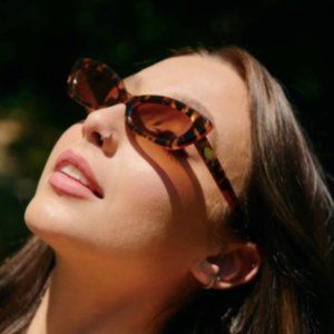 The Oliver by Emma Chamberlain (Crap Eyewear)